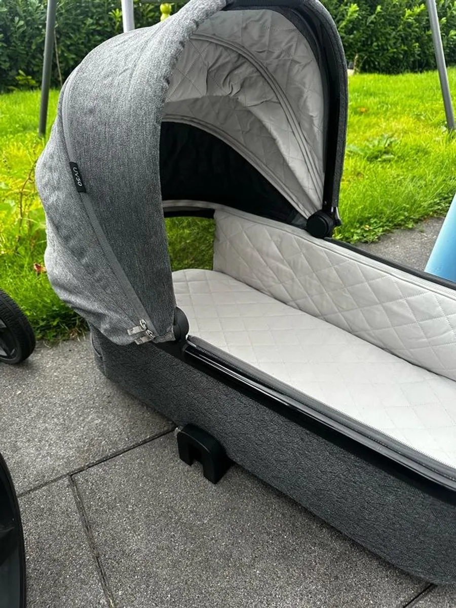 Venicci travel system - Image 3
