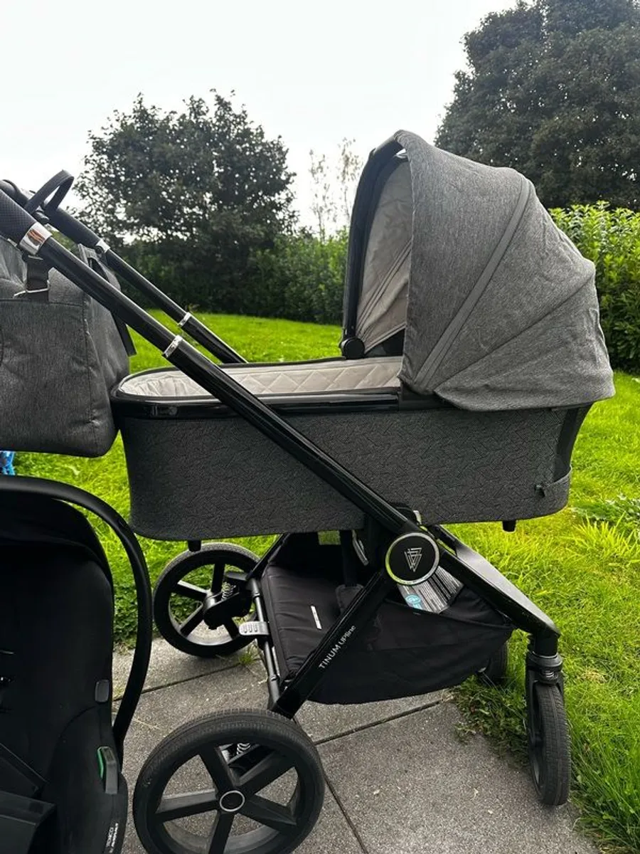Venicci travel system - Image 4
