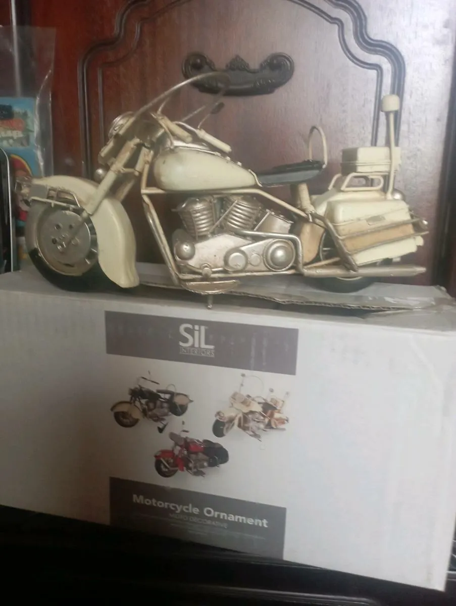 SIL WHITE VINTAGE MOTORCYCLE ORNAMENT - Image 2