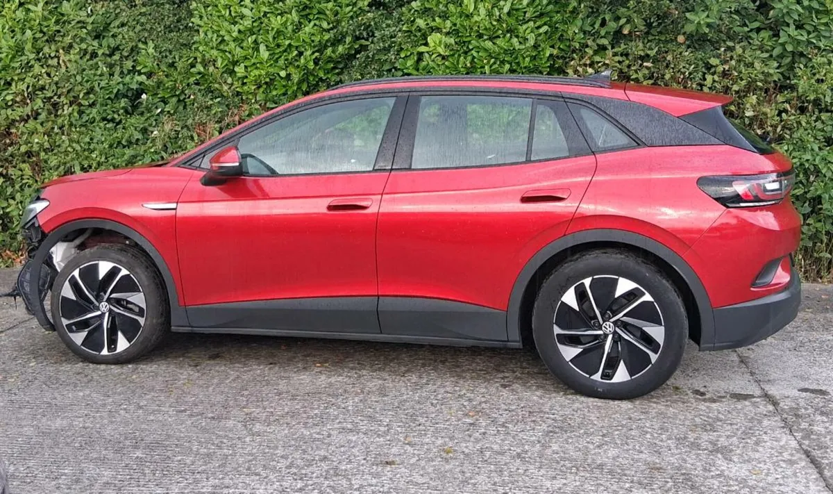 2023 ID4 PRO, LIGHT FRONT DAMAGE - Image 1
