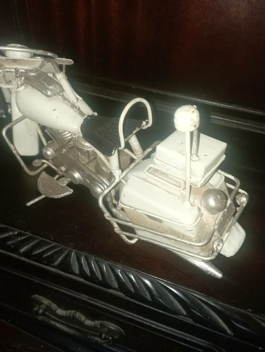 SIL WHITE VINTAGE MOTORCYCLE ORNAMENT - Image 4
