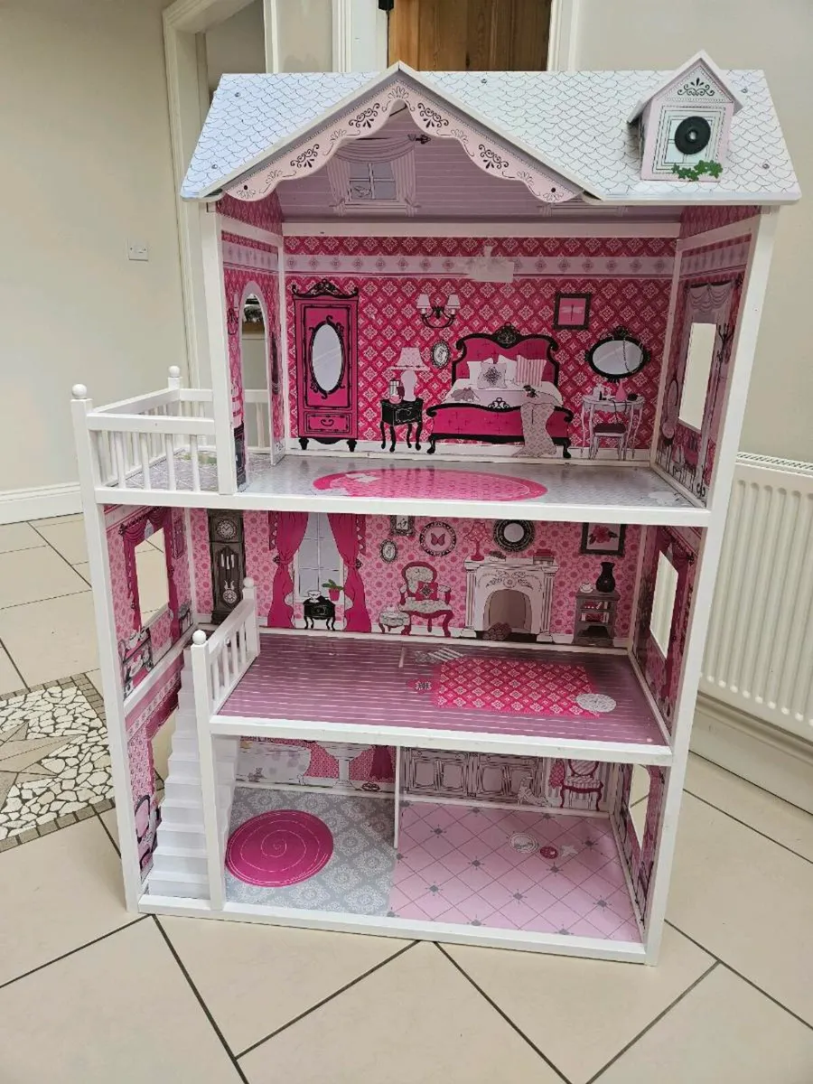 Dolls house - Image 1