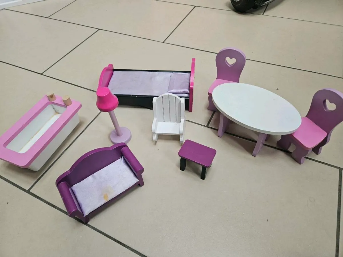 Dolls house - Image 4