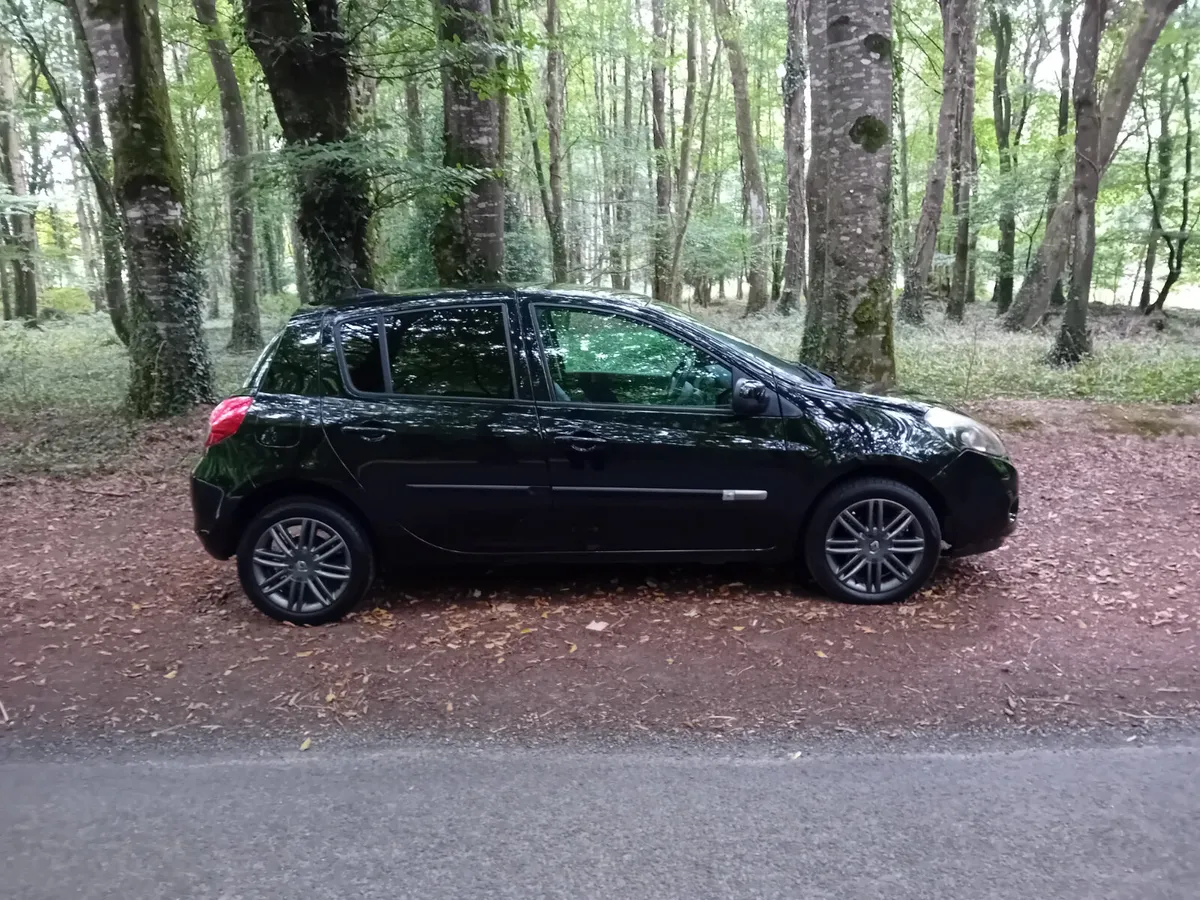 12 RENAULT CLIO 1.2i DYNAMIQUE 5 DOOR - Image 4