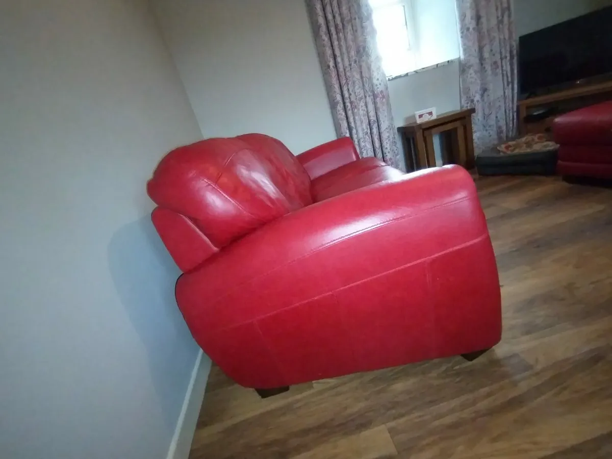 Leather Suite (3+2+1+Footstool) - Image 3