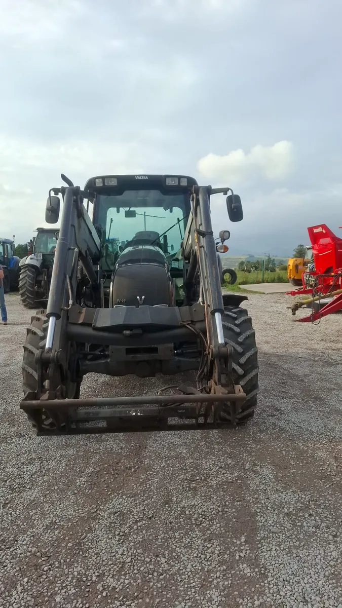 Valtra Tractor - Image 4