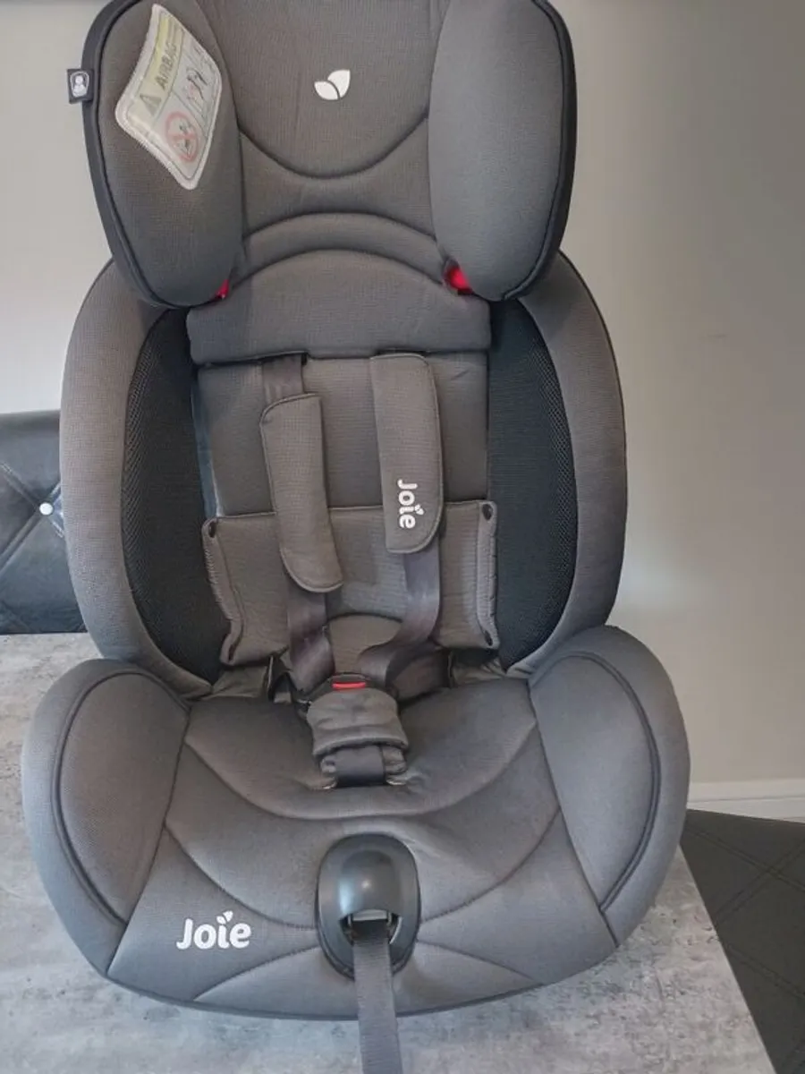 Joie kids car seat. - Image 2