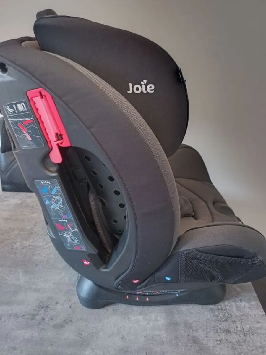 Joie kids car seat. - Image 3