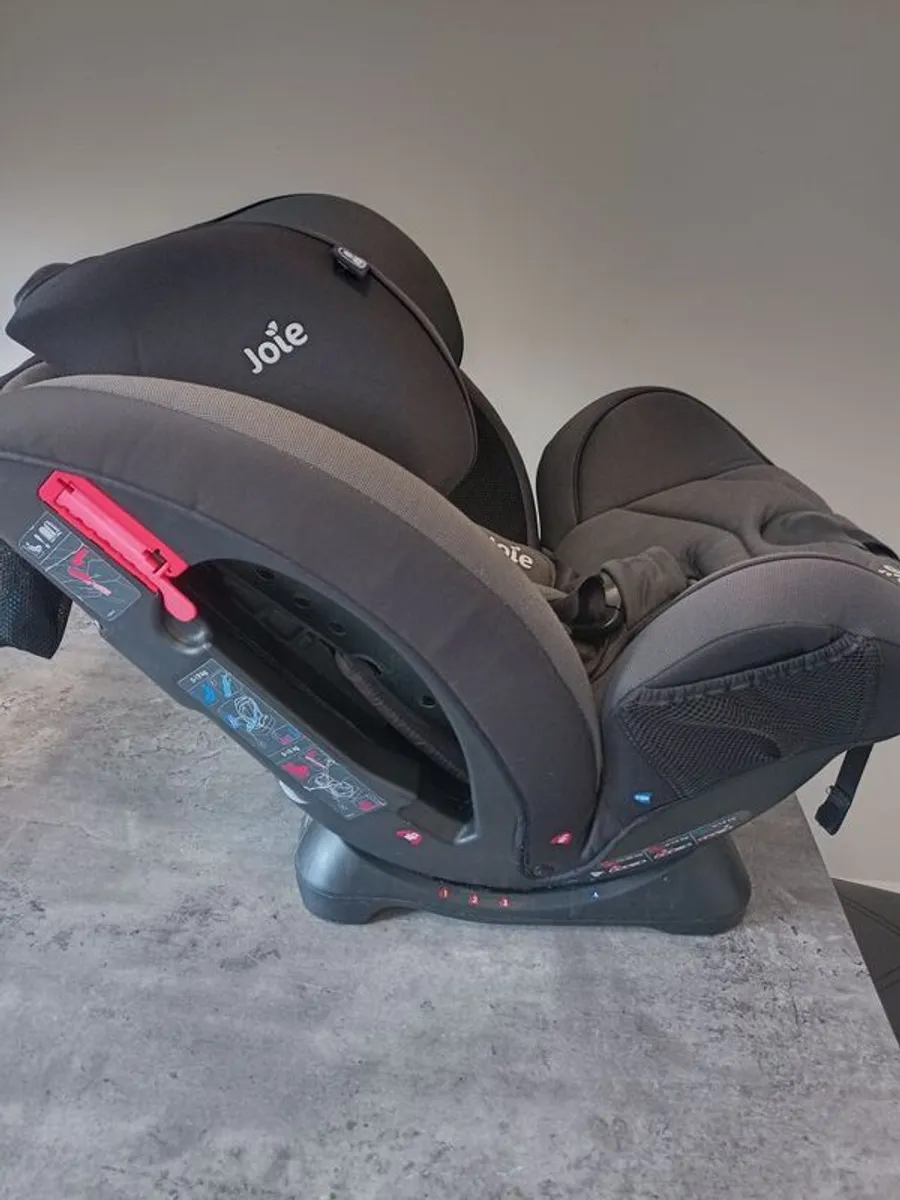 Joie kids car seat. - Image 4