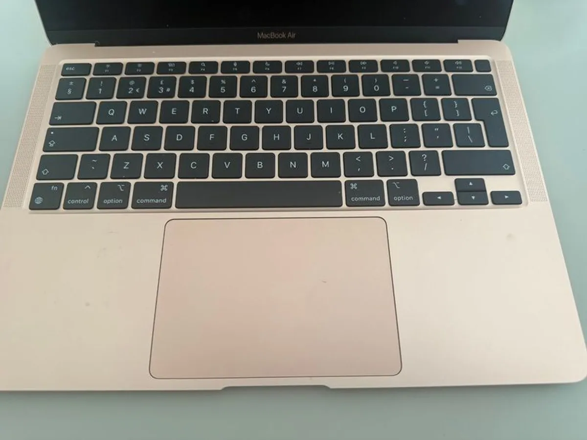 Perfect MacBook Air, Rose Gold - Image 2