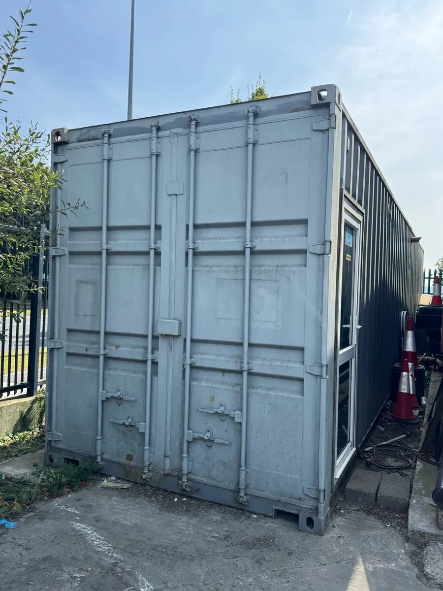 Container *Windows and Door* - Image 1