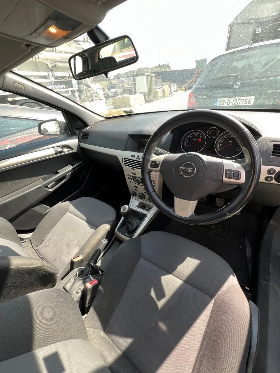 Opel Astra 2009 - Image 3