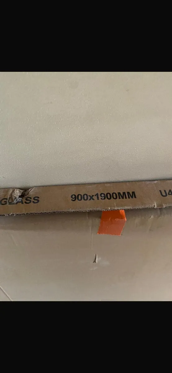 Shower tray & pivot sliding door €500 - Image 3