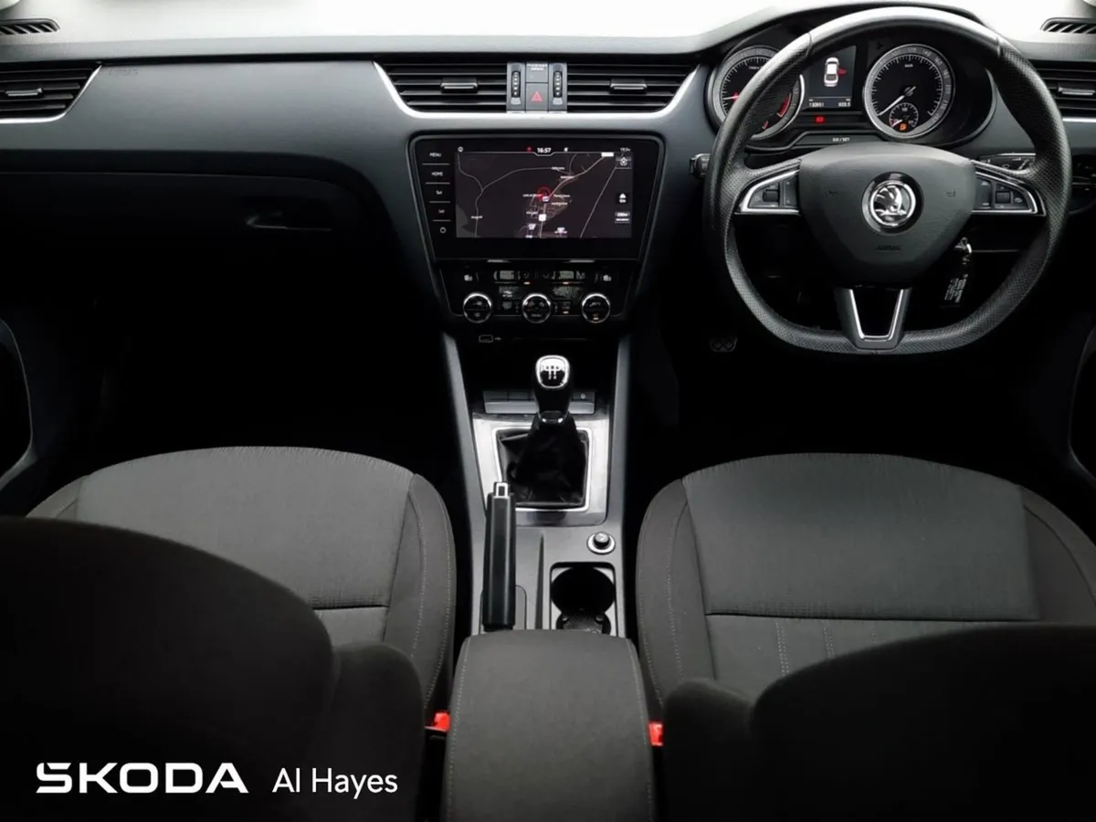 Skoda Octavia  like New style 1.6tdi 115HP Manual - Image 2