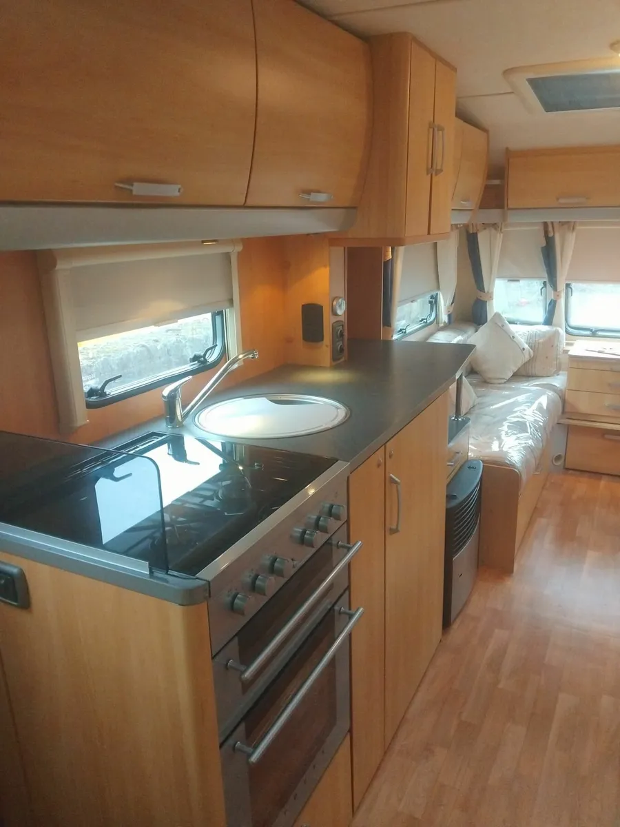 Caravan - Image 2