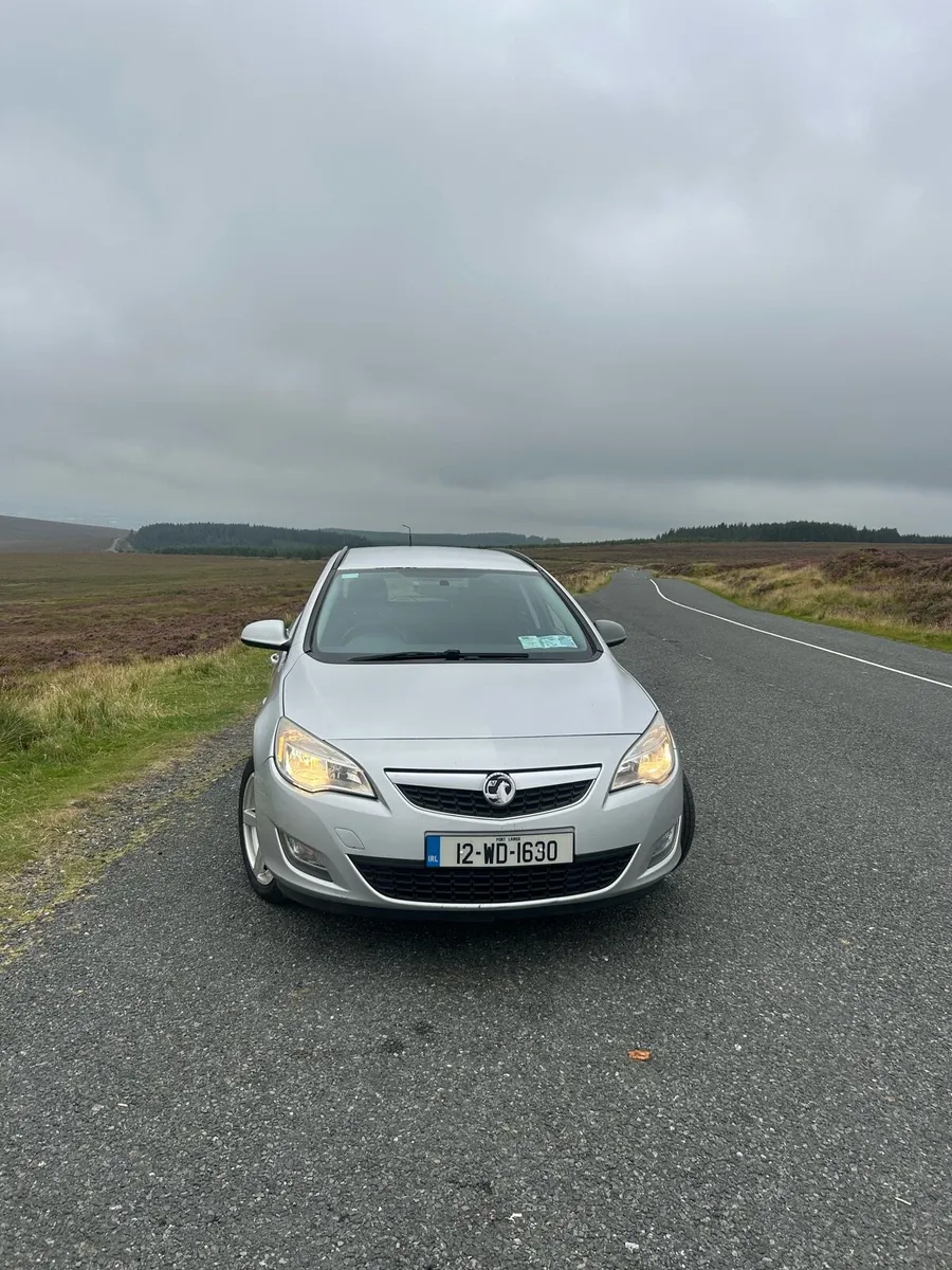 Vauxhall Astra 1.7 CDTi EcoFlex Exclusive 110PS - Image 1