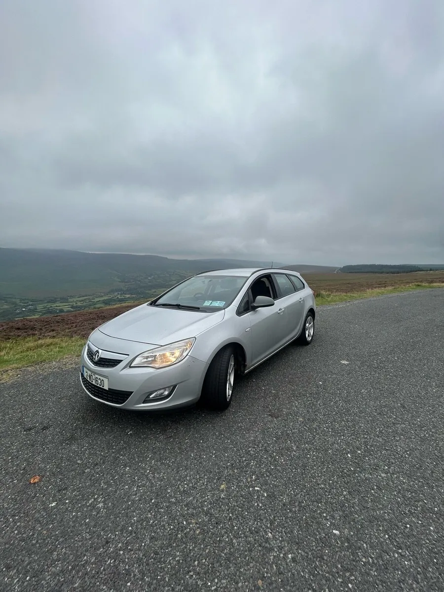 Vauxhall Astra 1.7 CDTi EcoFlex Exclusive 110PS - Image 2