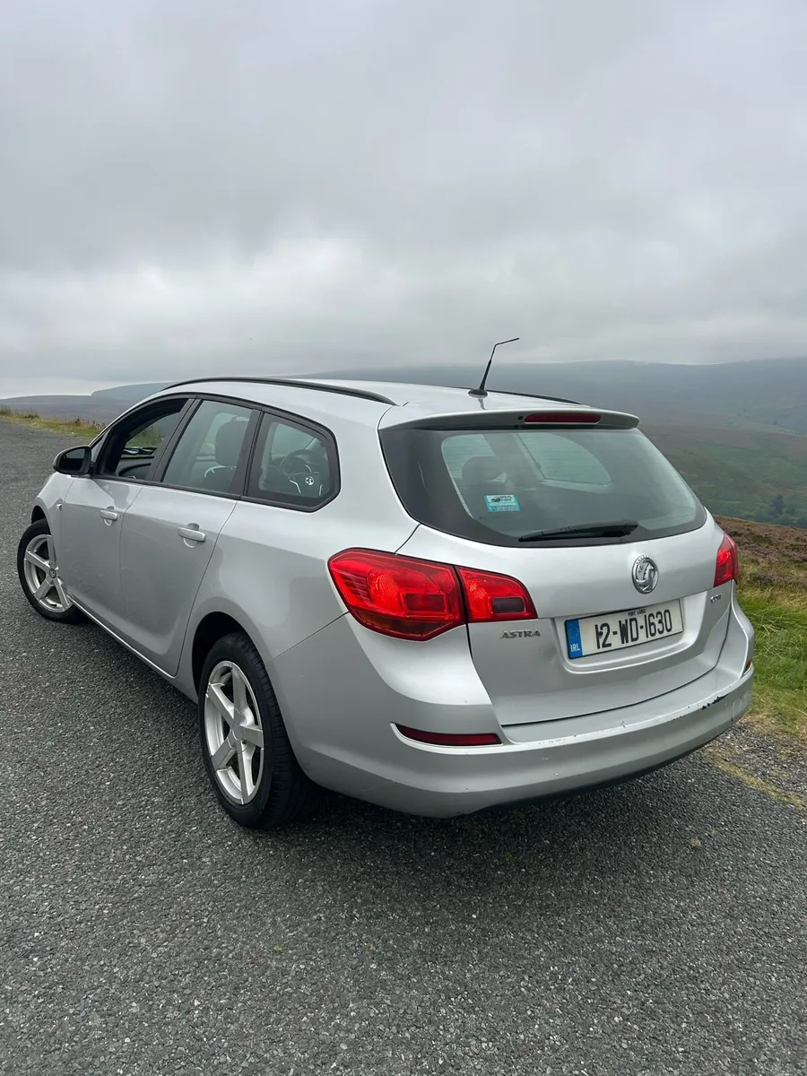 Vauxhall Astra 1.7 CDTi EcoFlex Exclusive 110PS - Image 4