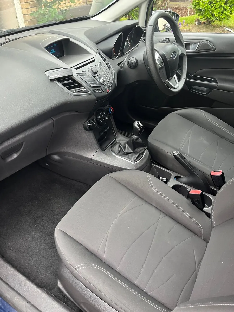 Ford Fiesta 2014 - Image 2