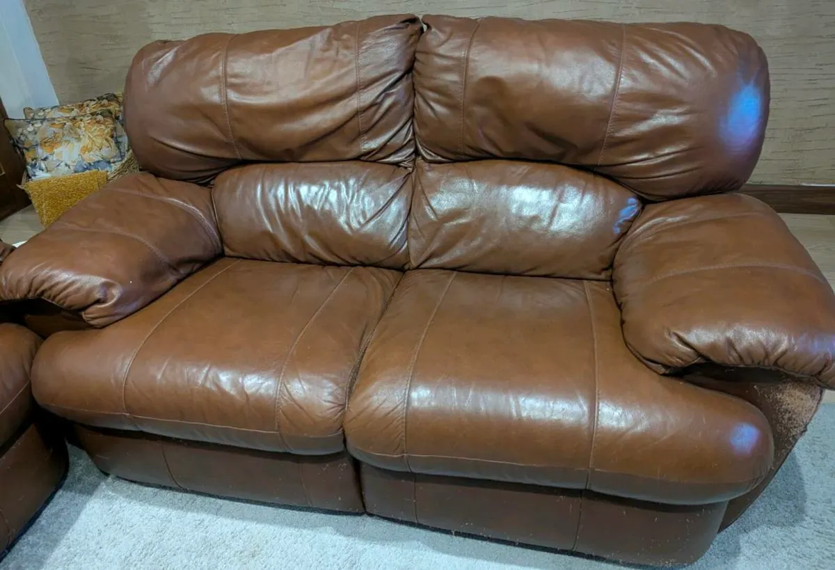 Leather recliner sofa - Image 2
