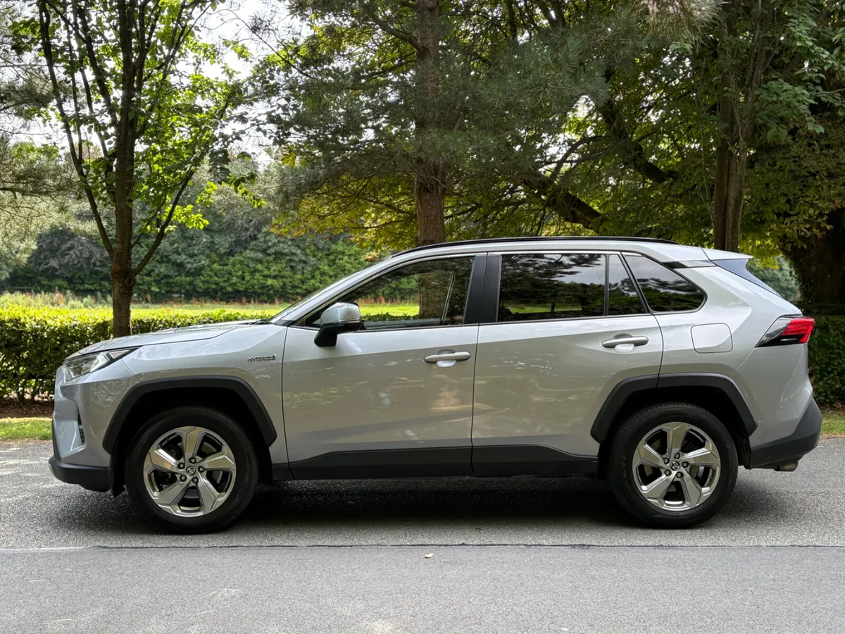 Toyota RAV4 2021 AWD - Image 4