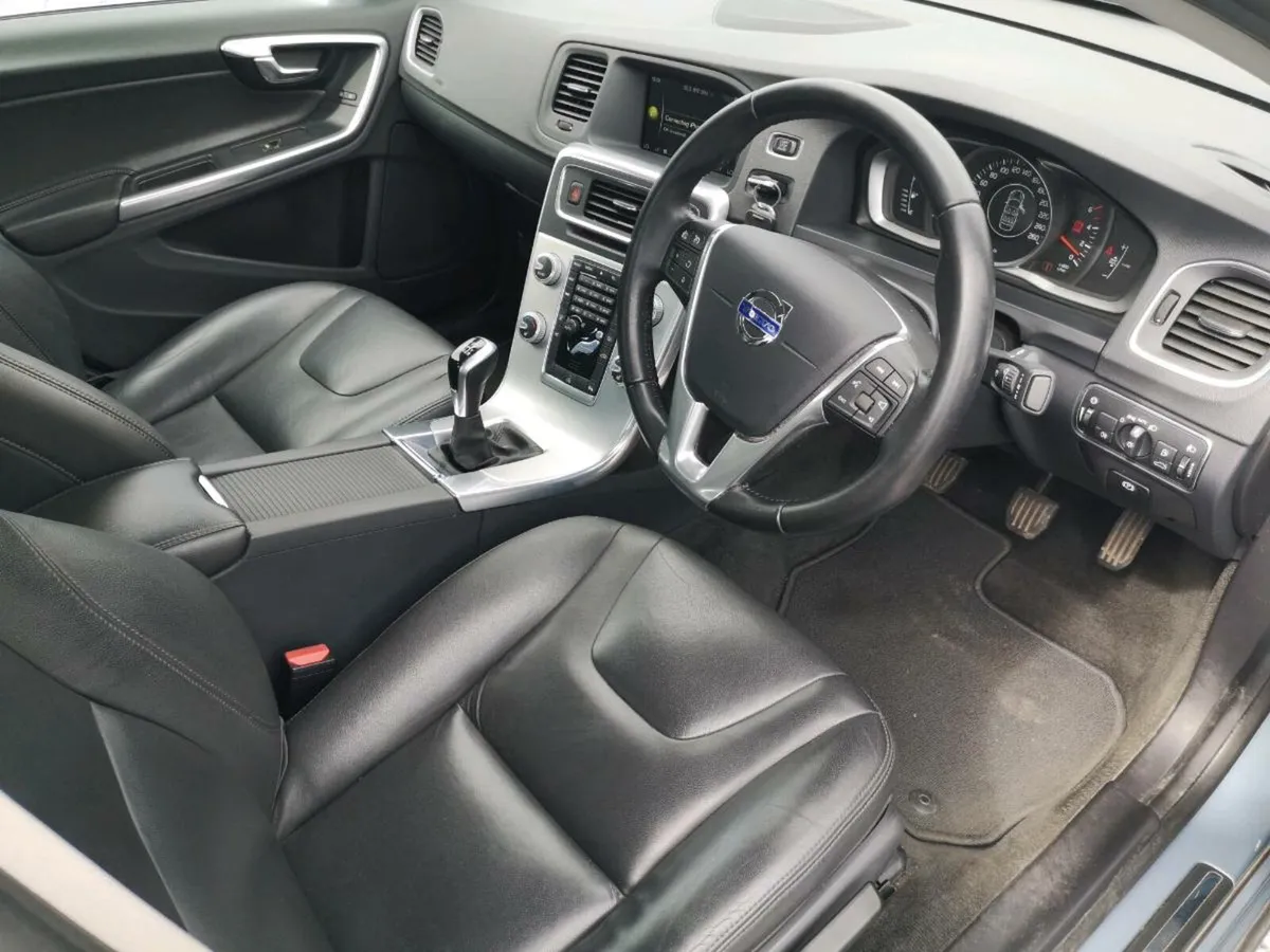 2016 Volvo V60 2.0 Tdi - Image 4