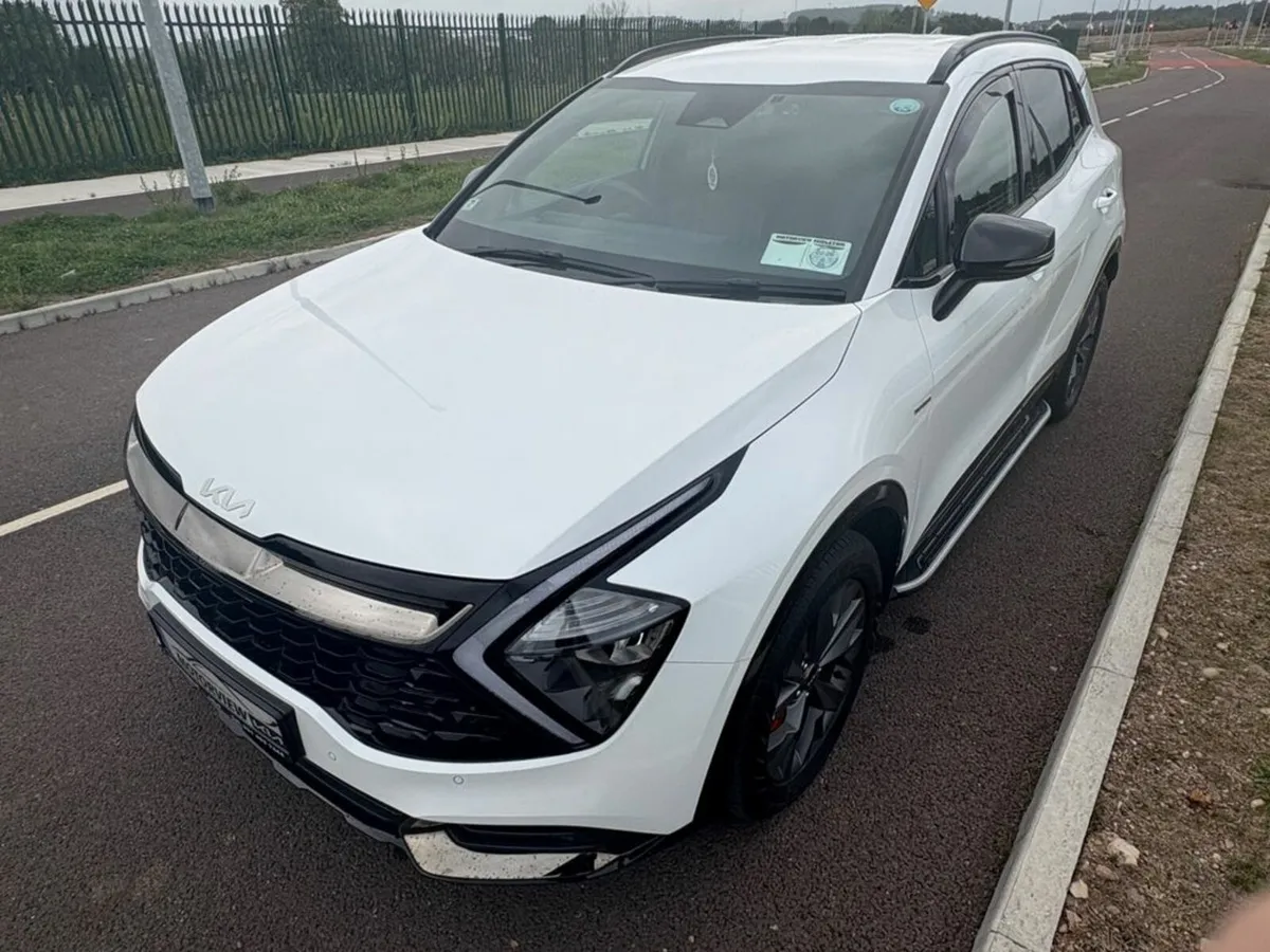 Kia Sportage HEV **Sport Model**High Spec With Sid - Image 4