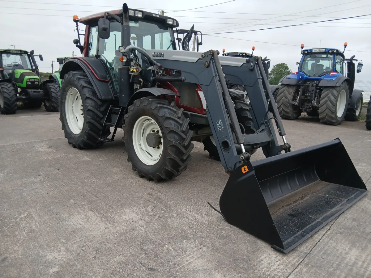 Valtra N123 & loader - Image 1