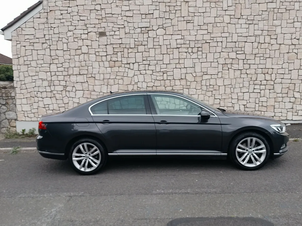 Volkswagen Passat Highline 1.4tsi M6F 125HP 4DR - Image 2