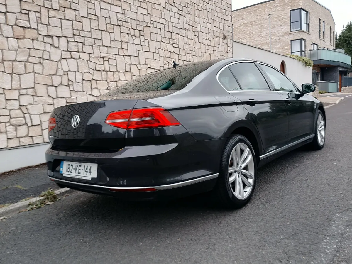 Volkswagen Passat Highline 1.4tsi M6F 125HP 4DR - Image 3