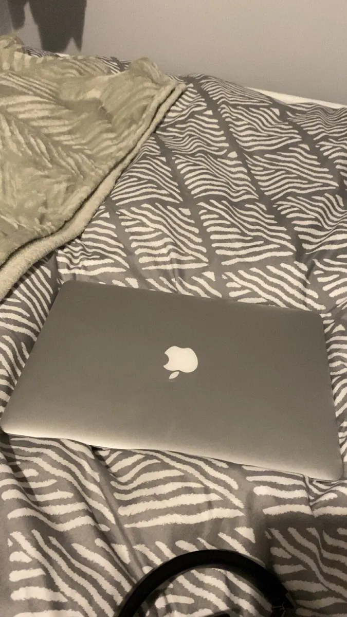 Mac book air 2017 - Image 3