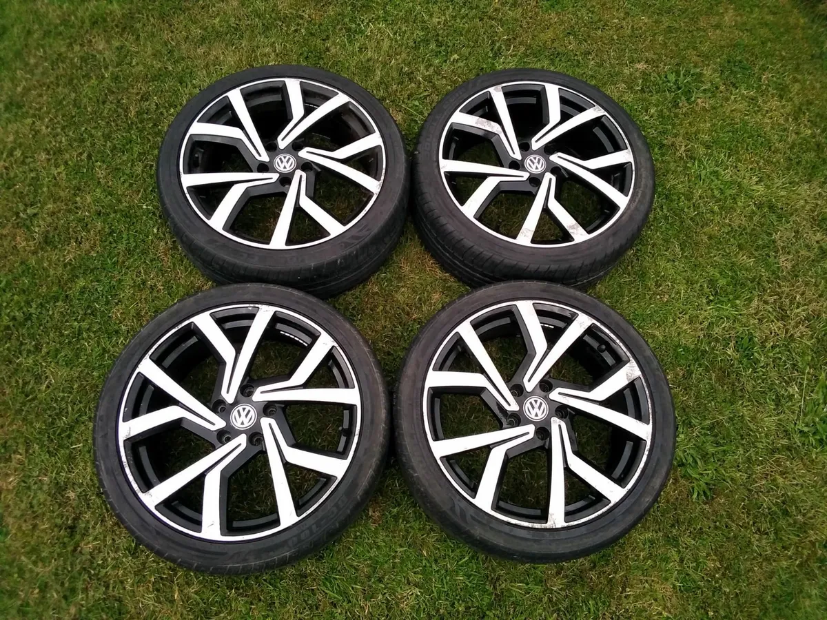 18" Clubsports  alloys  5x112 - Image 1