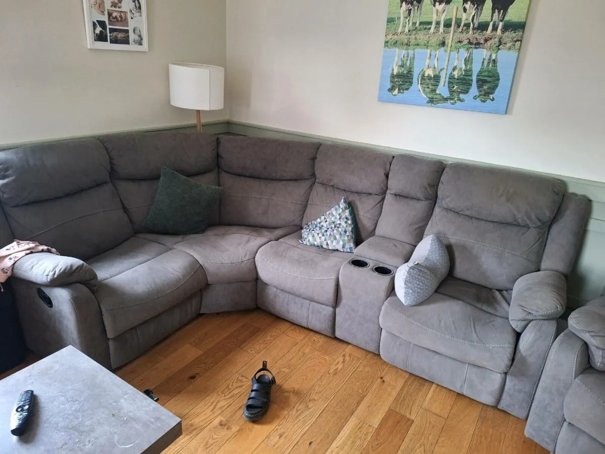 Couch - Image 4