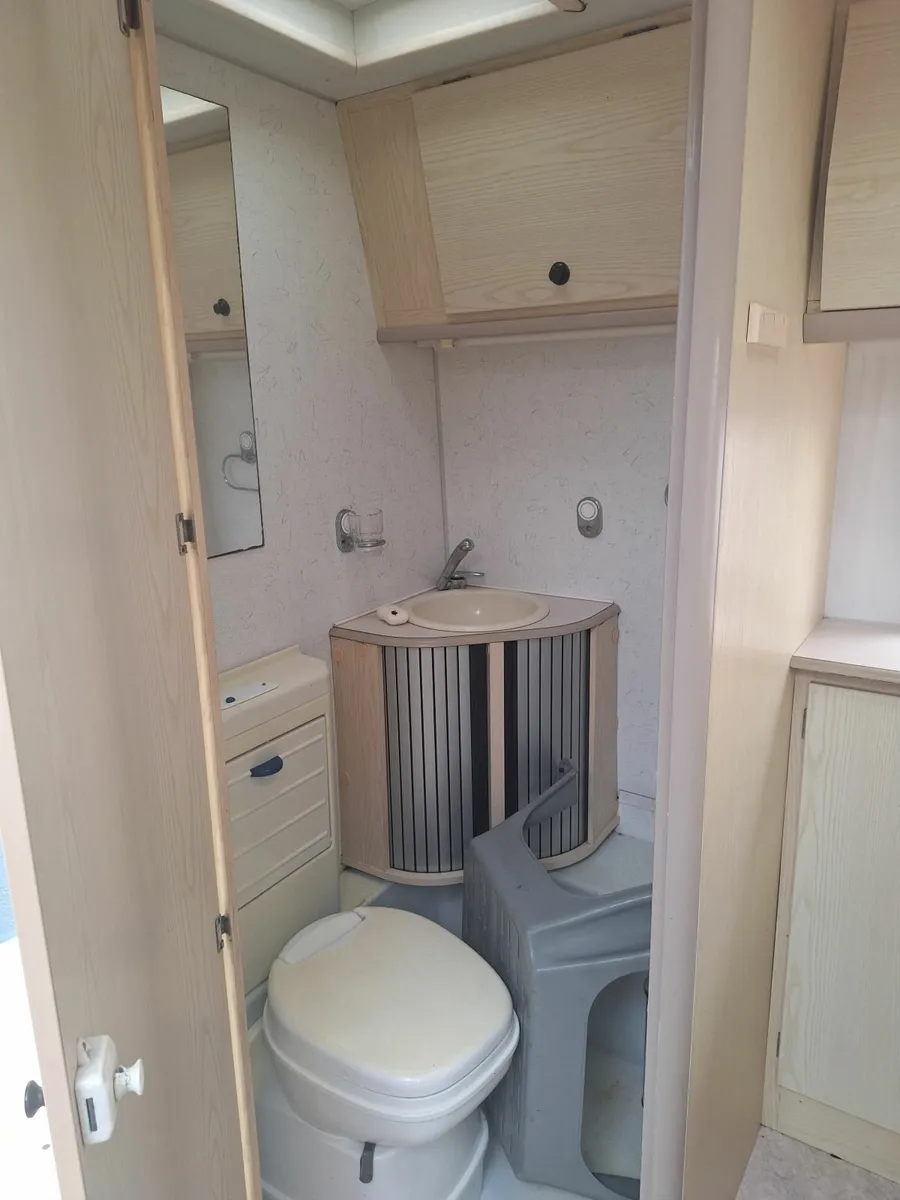 2 Berth Caravan for sale. - Image 4