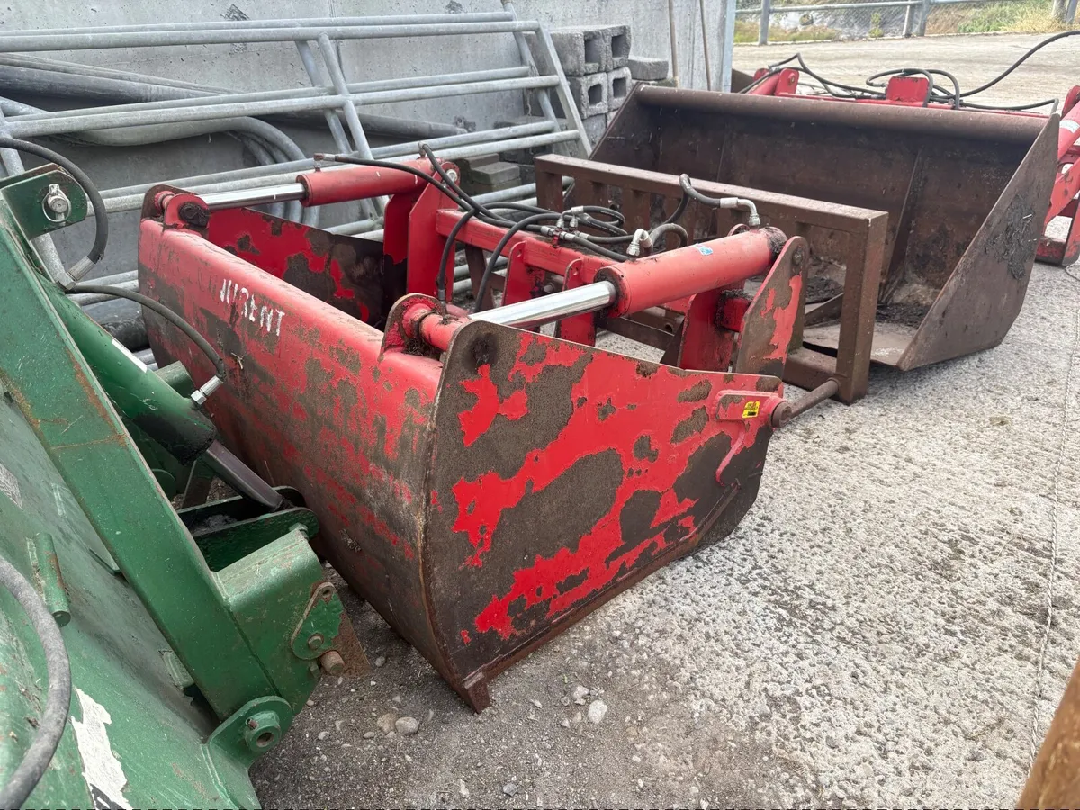 Farmyard implements (tractor) - Image 4