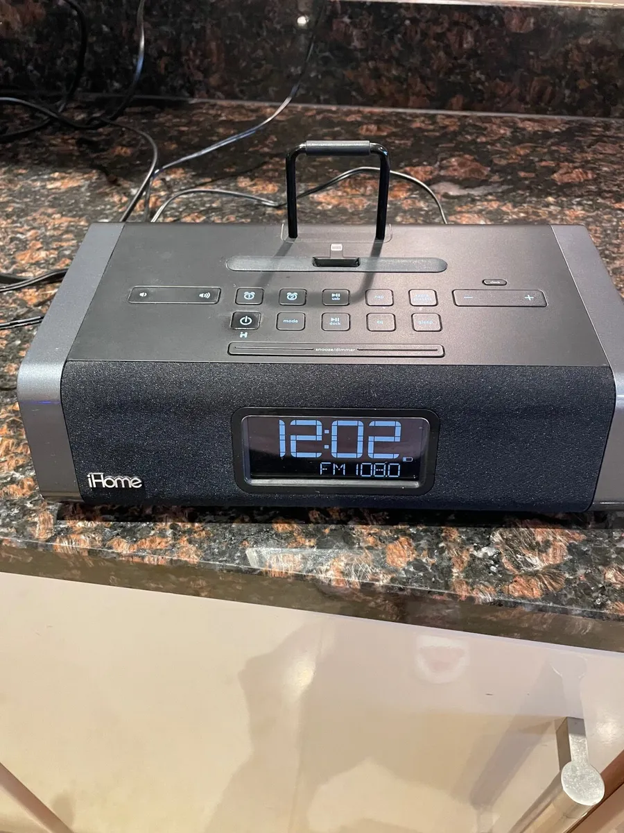 iHome Docking Station Alarm and Radio - Image 1