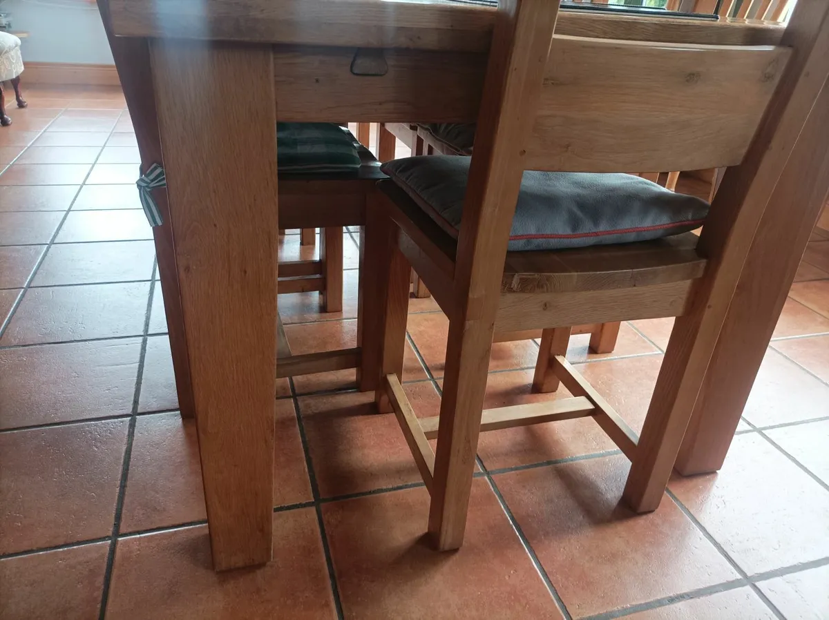 Dining table and chairs - Image 2