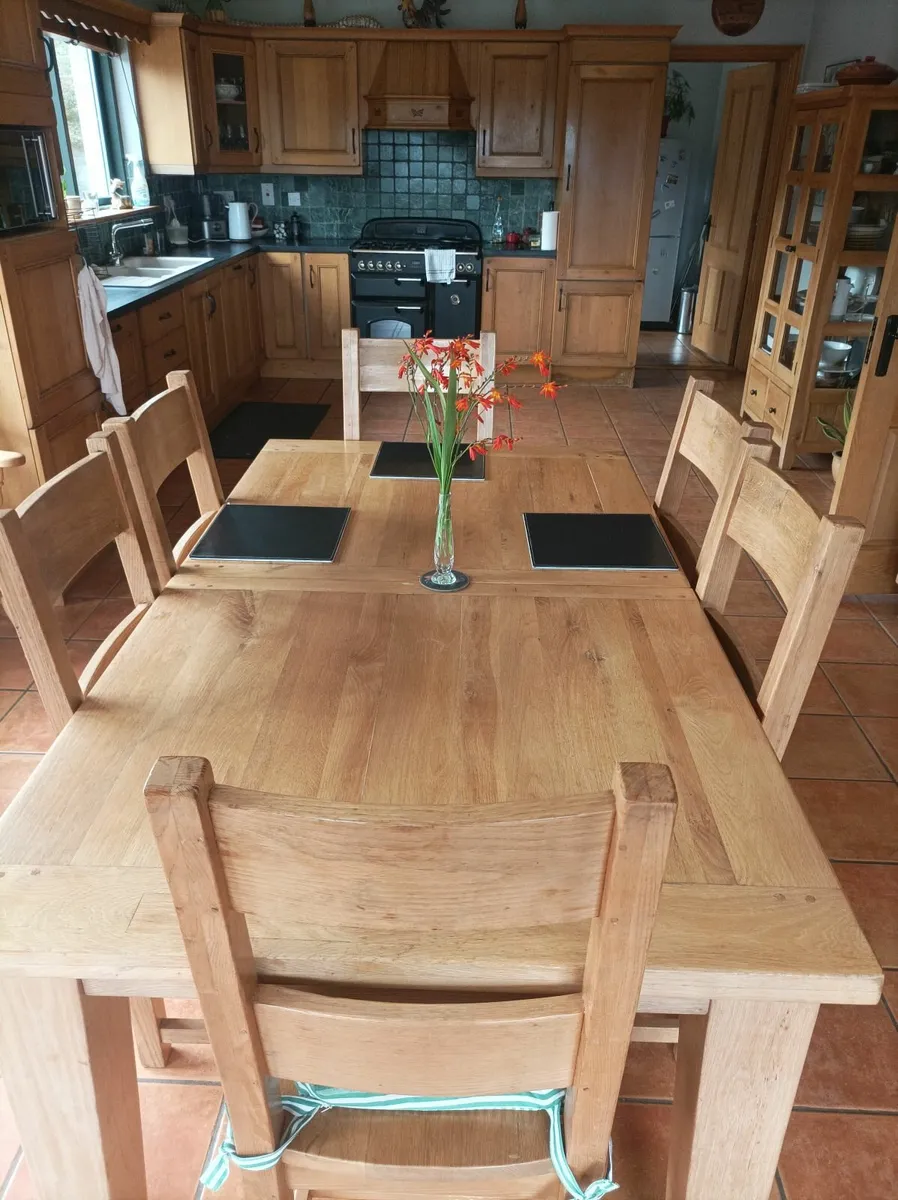 Dining table and chairs - Image 1