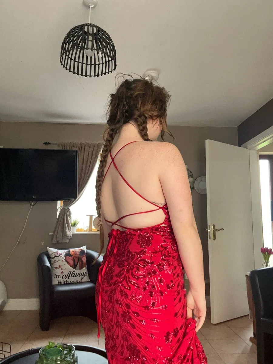 Red dress - Image 2