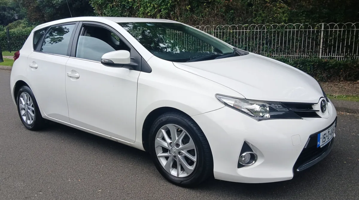 Toyota Auris 2015 1.3 LUNA 5dr NCT & TAX - Image 1
