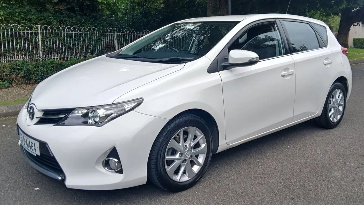 Toyota Auris 2015 1.3 LUNA 5dr NCT & TAX - Image 2