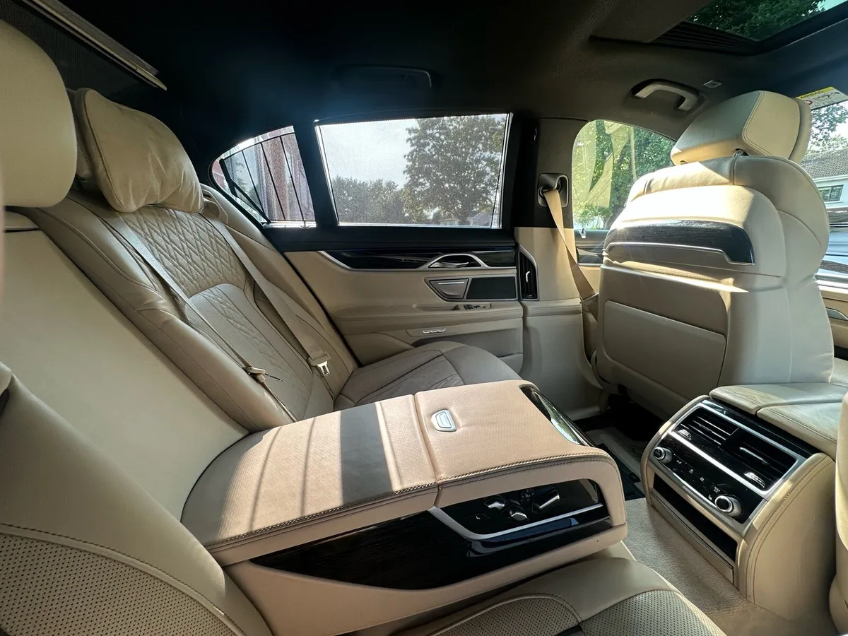 BMW 730d - Image 1