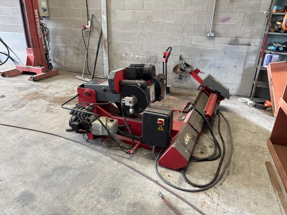 TRUCK &PLANT TYRE MACHINE 3 PHASE - Image 3