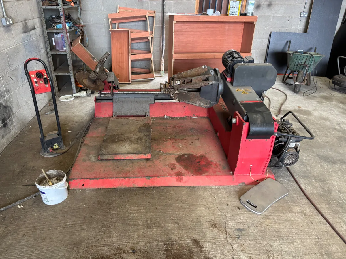 TRUCK &PLANT TYRE MACHINE 3 PHASE - Image 4