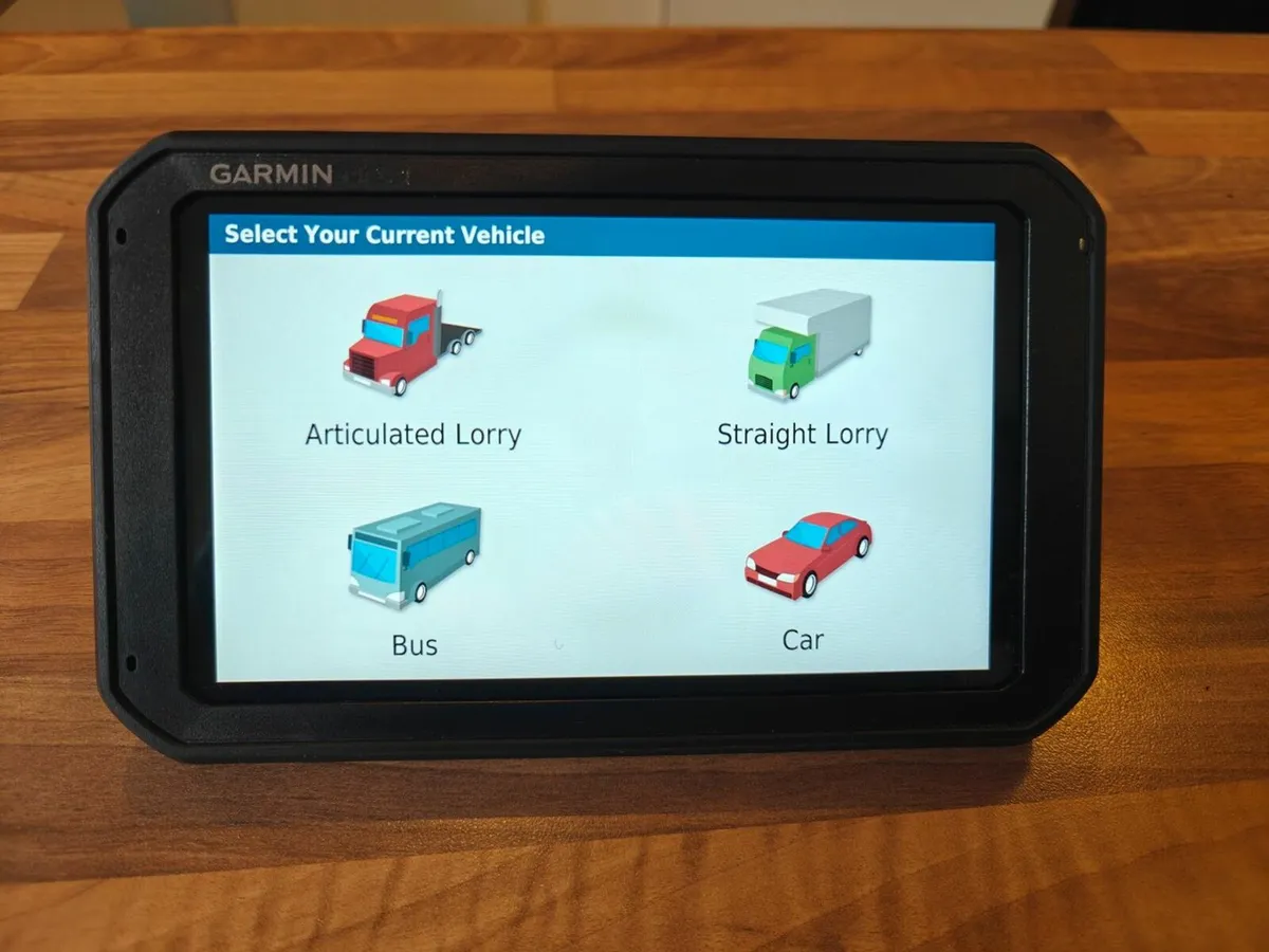 Garmin dezlcam 785 HGV sat nav - Dashcam - USA - Image 1