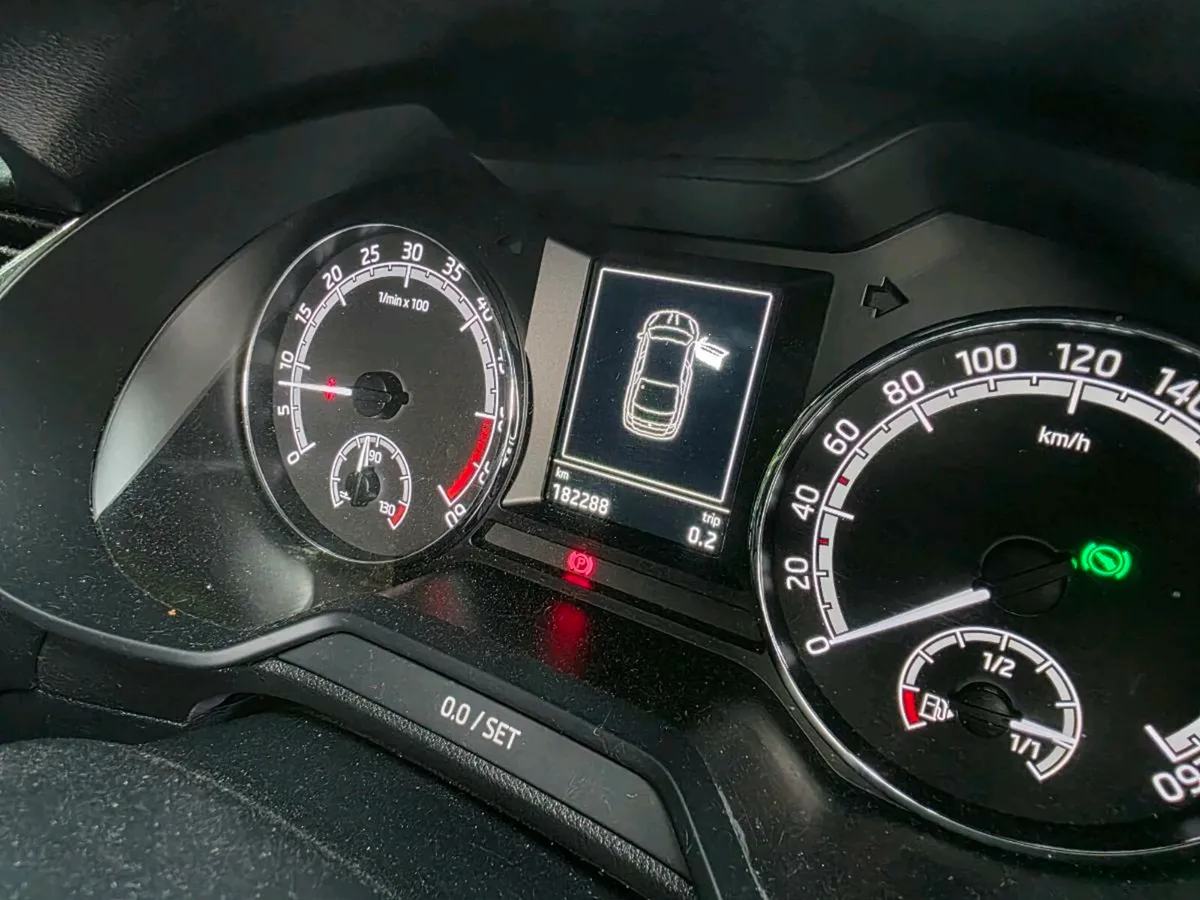 SKODA OCTAVIA DSG AUTOMATIC 2018 1.6 TDI - Image 4