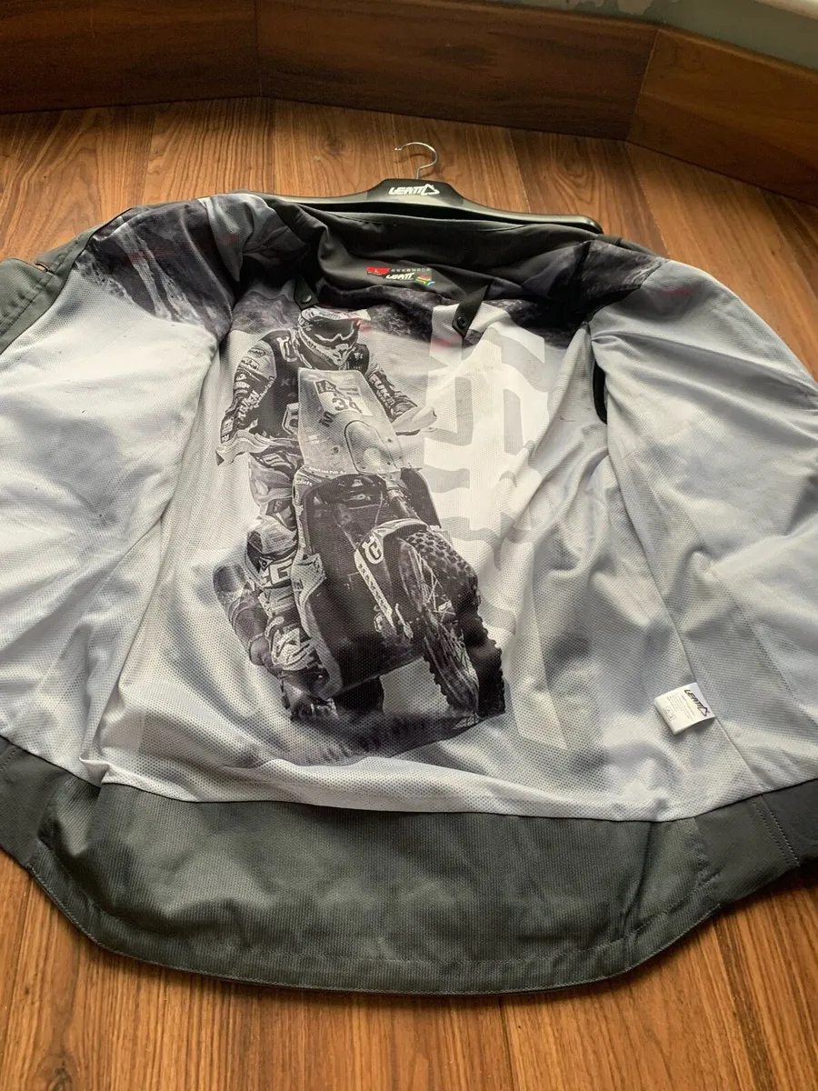 Leatt Jacket Moto 5.5 Enduro - Image 2