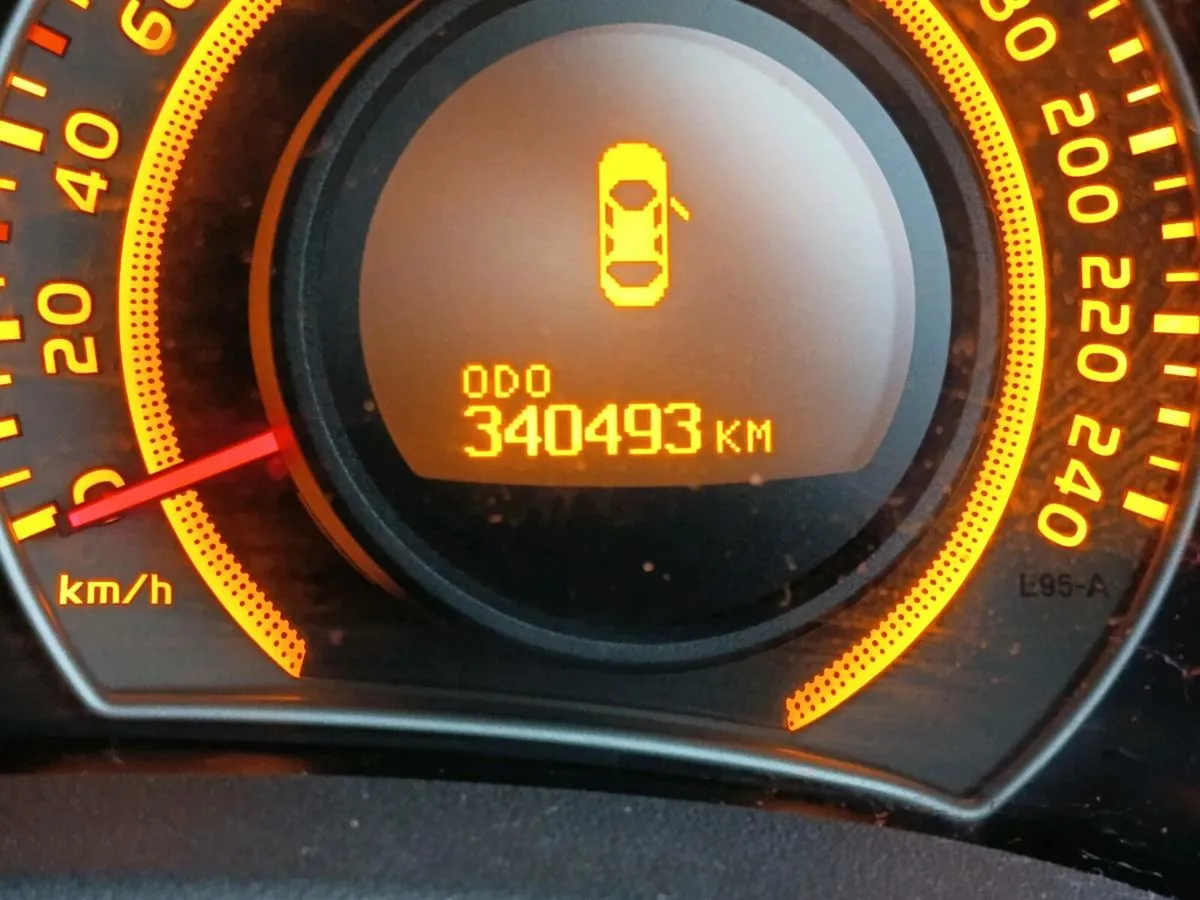 Toyota auris - Image 2