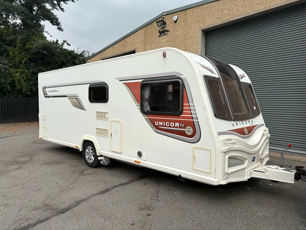 2014 Bailey unicorn velencia - Image 1