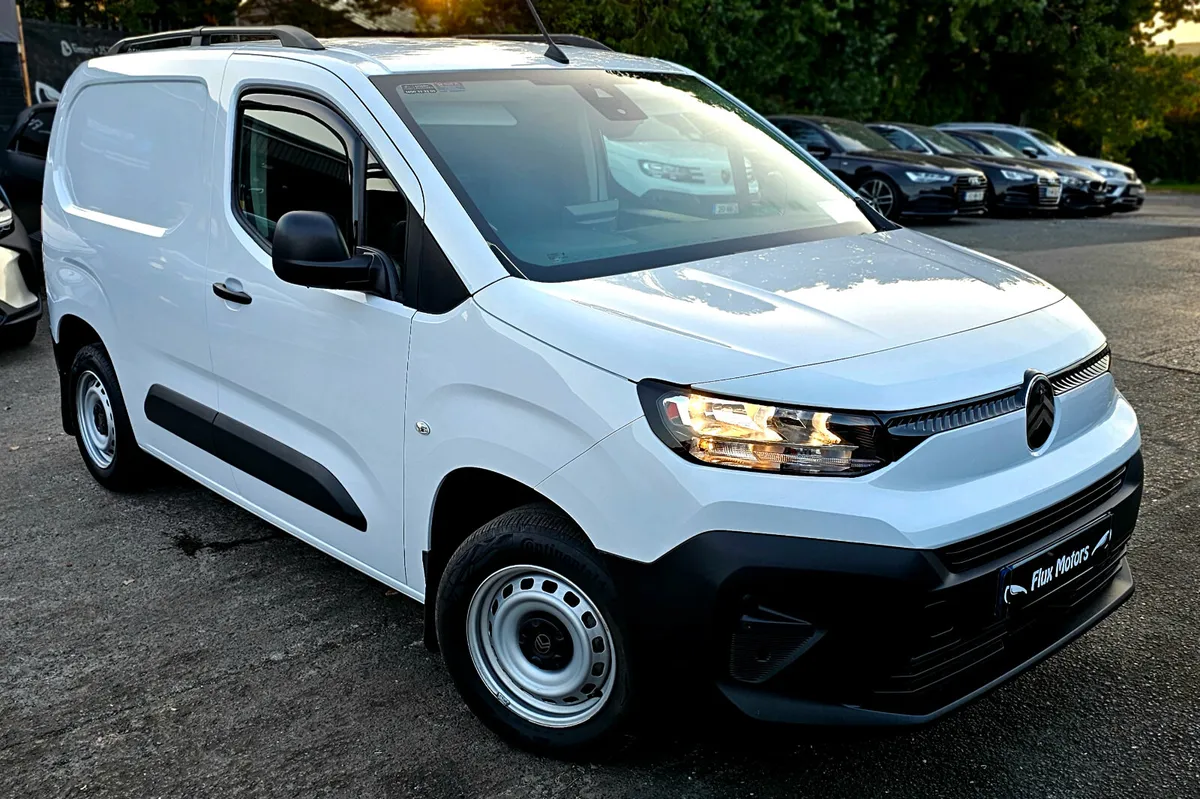 2025 Citroen Berlingo NO VAT, only 10k km! - Image 2
